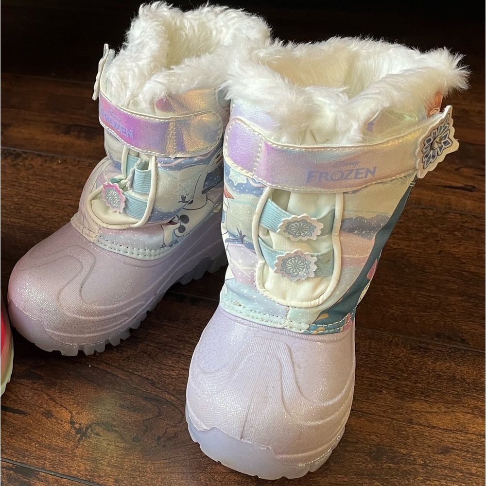 Disney Frozen Winter Snow Boots size 10 Toddler - Used - Light Up